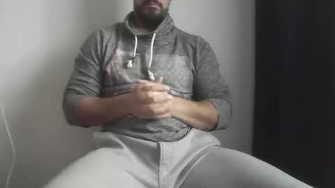 Snapshot of studdotcom chatting on January 17, 2026, 10:42 am Ero online show from January 17, 2026, 10:42 am