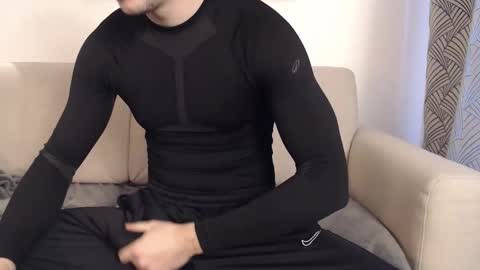 Stud From Paris online show from February 10, 2026, 11:36 am