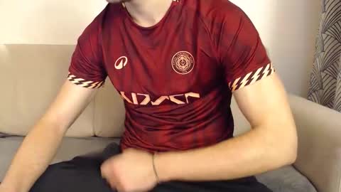 Stud From Paris online show from April 1, 2026, 2:47 pm