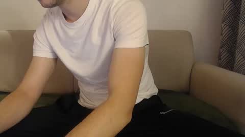 Snapshot of studfromparis chatting on May 17, 2026, 3:30 pm Stud From Paris online show from May 17, 2026, 3:30 pm
