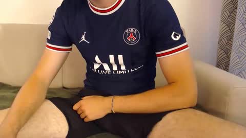 Snapshot of studfromparis chatting on May 30, 2026, 11:07 am Stud From Paris online show from May 30, 2026, 11:07 am