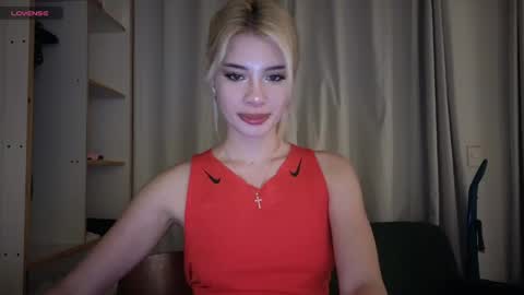 Snapshot of stuirt chatting on April 9, 2026, 9:53 pm Sofa online show from April 9, 2026, 9:53 pm