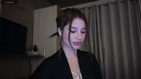 Snapshot of stuirt chatting on May 5, 2026, 10:07 pm Sofa online show from May 5, 2026, 10:07 pm
