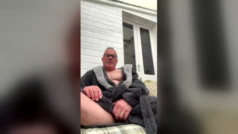 Snapshot of stumpyj2266 chatting on May 7, 2026, 5:35 am stumpyj2266 online show from May 7, 2026, 5:35 am