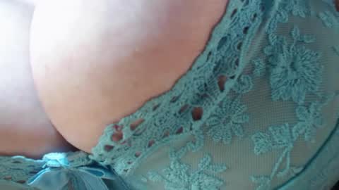 Snapshot of stunningboobs chatting on April 2, 2026, 1:03 am Natasha online show from April 2, 2026, 1:03 am