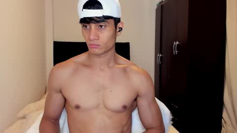 stylish men online show from September 25, 2025, 4:00 pm
