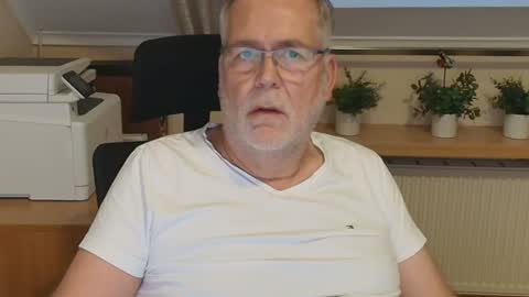 subbear1968 online show from July 5, 2026, 7:54 pm