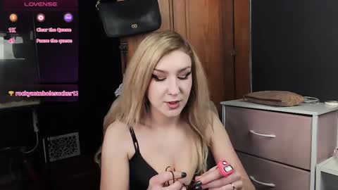 Polly online show from March 10, 2025, 3:20 pm