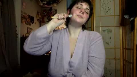 succubi_tyes online show from February 12, 2026, 1:44 am