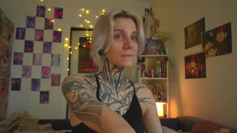 succubus_66 online show from February 25, 2025, 1:39 pm