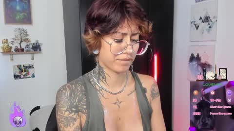 Snapshot of succubus_girl_ chatting on April 7, 2026, 2:39 pm Alexy online show from April 7, 2026, 2:39 pm