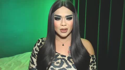 Snapshot of suckablecockoffreya chatting on December 7, 2024, 8:05 pm JADE ELYSE online show from December 7, 2024, 8:05 pm