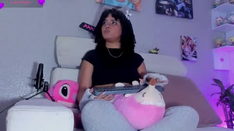 Snapshot of sucubo_69_ chatting on March 23, 2026, 10:25 pm Rouss online show from March 23, 2026, 10:25 pm
