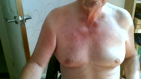 Snapshot of suffolkboy4 chatting on June 26, 2026, 10:30 am suffolkboy4 online show from June 26, 2026, 10:30 am