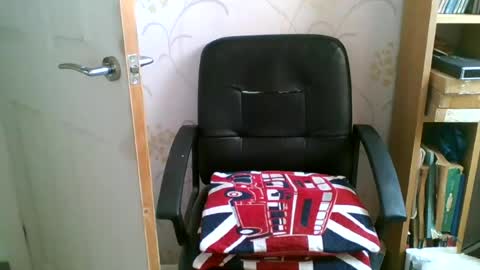 Snapshot of suffolkboy4 chatting on July 15, 2026, 7:24 am suffolkboy4 online show from July 15, 2026, 7:24 am
