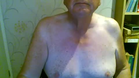 Snapshot of suffolkboy4 chatting on August 7, 2026, 9:06 pm suffolkboy4 online show from August 7, 2026, 9:06 pm