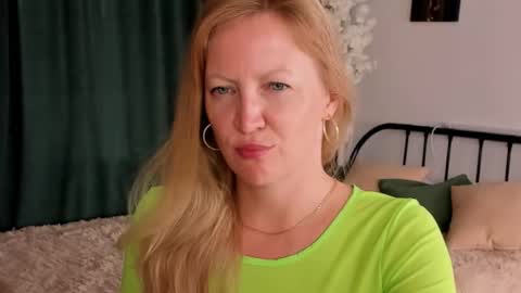 sugamomy online show from September 10, 2025, 12:21 am