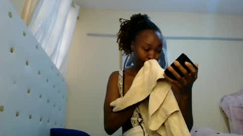 Snapshot of sugarlips_05 chatting on July 2, 2026, 12:22 pm sugar online show from July 2, 2026, 12:22 pm