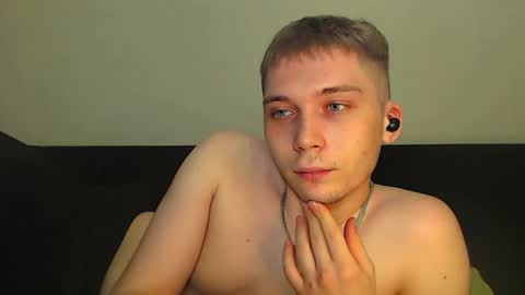 Snapshot of sugarrebit chatting on February 4, 2025, 10:34 pm Sugarbutter  online show from February 4, 2025, 10:34 pm