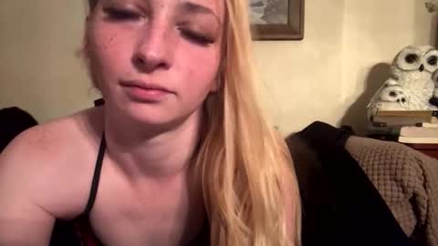 Snapshot of sugarrushxoxo chatting on February 9, 2026, 5:00 am sugarrushxoxo online show from February 9, 2026, 5:00 am