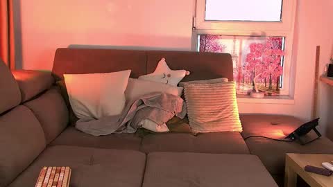 sugarskye online show from February 19, 2026, 2:13 pm