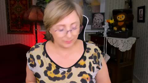 Vivien online show from January 4, 2025, 6:09 pm