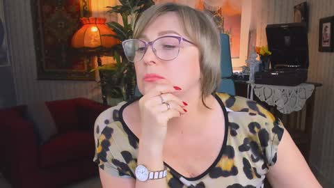 Vivien online show from February 5, 2025, 12:06 pm