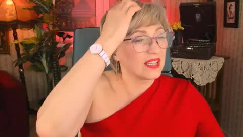 Vivien online show from February 12, 2025, 6:19 pm