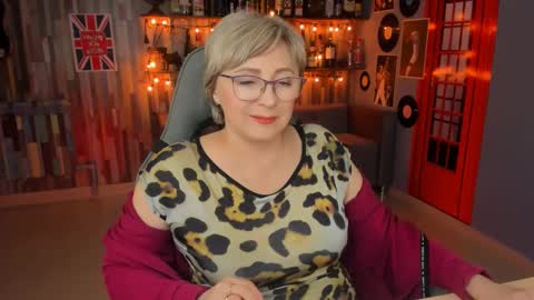 Vivien online show from February 15, 2025, 4:34 pm