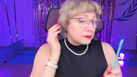 Vivien online show from February 22, 2025, 9:01 am