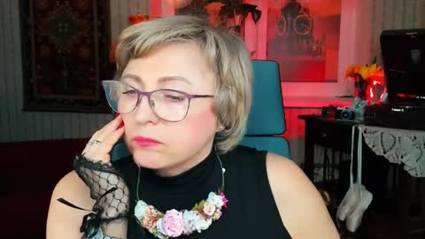 Vivien online show from March 5, 2025, 4:13 pm