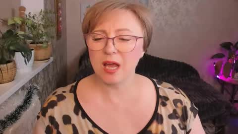 Vivien online show from January 7, 2026, 9:12 am