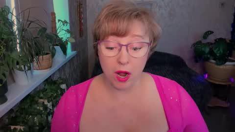 Snapshot of sugarvi chatting on January 17, 2026, 9:25 am Vivien online show from January 17, 2026, 9:25 am