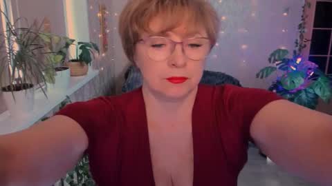 Snapshot of sugarvi chatting on February 4, 2026, 9:04 am Vivien online show from February 4, 2026, 9:04 am