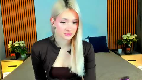 sugarwhisper online show from April 15, 2026, 5:09 pm