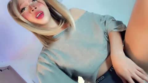 Snapshot of sugarxbaby_ chatting on March 4, 2026, 12:22 pm LoveSugar online show from March 4, 2026, 12:22 pm