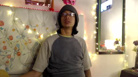 suggabrown_ online show from March 2, 2025, 11:07 am