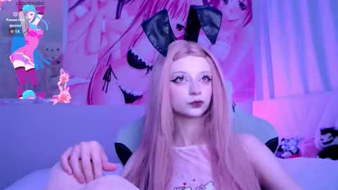 Yunoo   online show from March 13, 2026, 6:58 pm