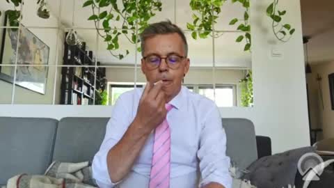 Snapshot of suit_elegant chatting on July 14, 2026, 11:27 am Suit tie horny online show from July 14, 2026, 11:27 am