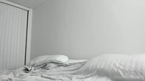 sukimeelong online show from April 13, 2026, 2:28 am