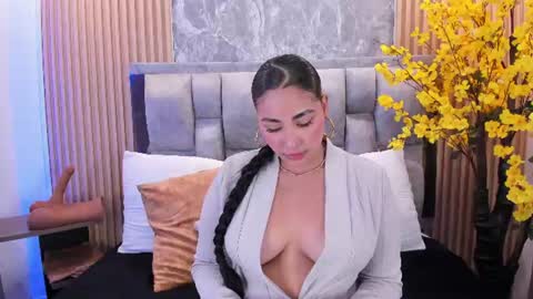 Snapshot of sulay_kim chatting on August 5, 2026, 8:00 pm Sulay online show from August 5, 2026, 8:00 pm