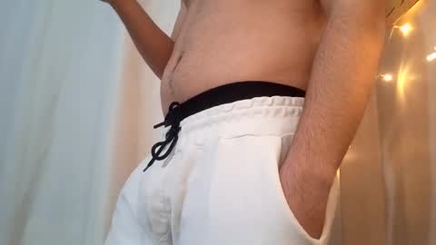 Snapshot of sullyniko chatting on November 5, 2025, 7:25 pm Niko online show from November 5, 2025, 7:25 pm