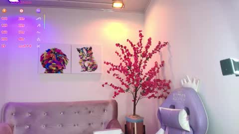 summer_miller online show from November 22, 2025, 11:42 am