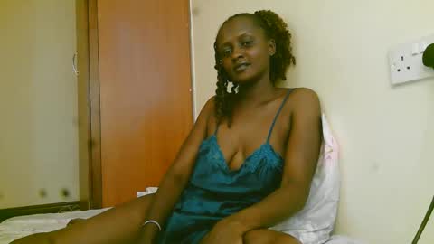 summerdew online show from March 25, 2026, 2:34 pm