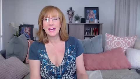 SummerKnightzzz online show from February 10, 2026, 1:15 pm