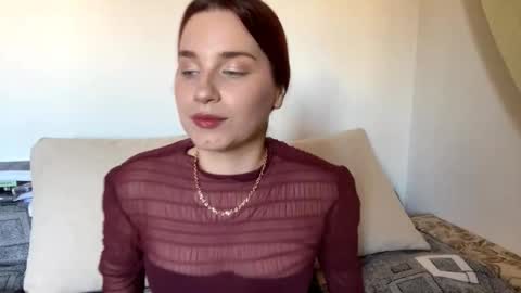 Snapshot of summermazzera chatting on October 31, 2025, 11:11 am Emily online show from October 31, 2025, 11:11 am