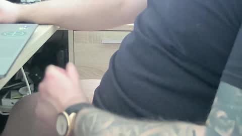 Snapshot of sun_is_dark chatting on April 11, 2026, 10:08 am Luka online show from April 11, 2026, 10:08 am