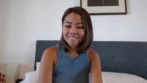 Snapshot of sun_lover_95 chatting on January 4, 2025, 3:18 am Vy online show from January 4, 2025, 3:18 am