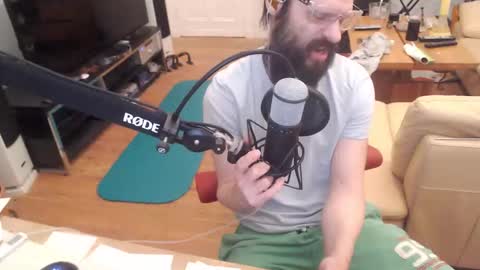 Snapshot of sunbeatshower chatting on November 15, 2025, 6:48 pm sunbeatshower online show from November 15, 2025, 6:48 pm