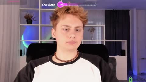 Snapshot of sunburn_boy chatting on June 6, 2026, 4:33 pm Emilio online show from June 6, 2026, 4:33 pm